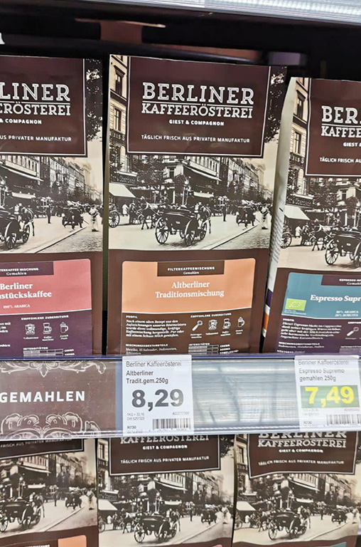 Die Berliner Kaffeerösterei hat viele Spezialitätenkaffees aus aller Welt im Sortiment