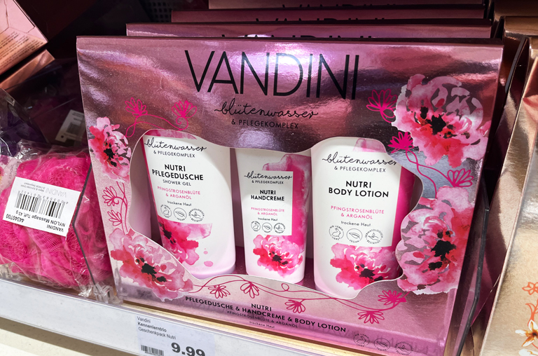 Geschenkbox mit Pflege-Produkten von Vandini