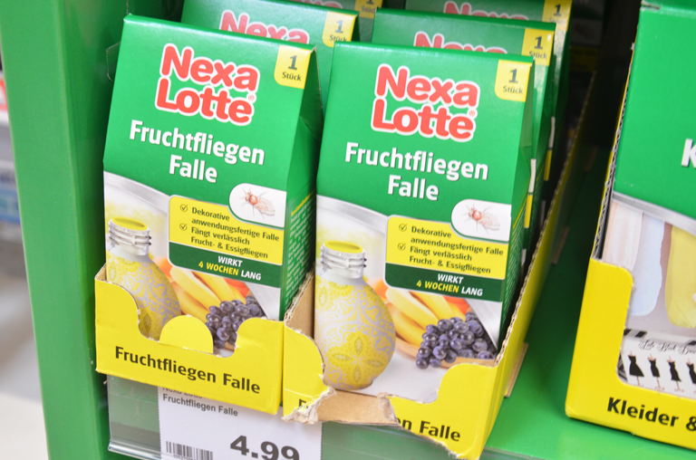 Auch Mittel gegen Fruchtfliegen gibt es im Markt