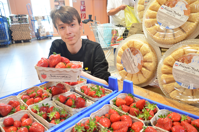 Prominente Plattform für regionale Erdbeeren im E-Center Lunze